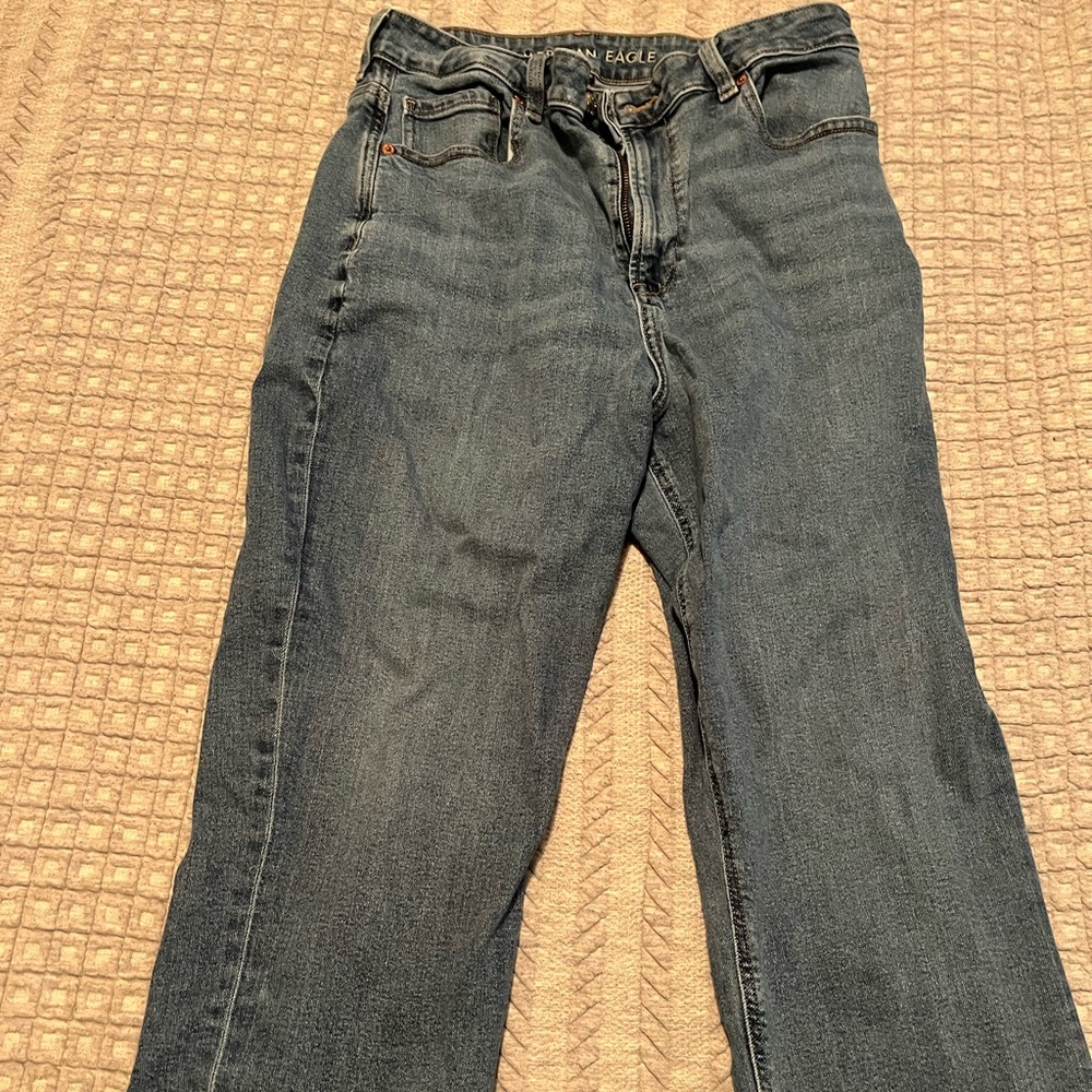 American eagle medium wash stretch mom jean